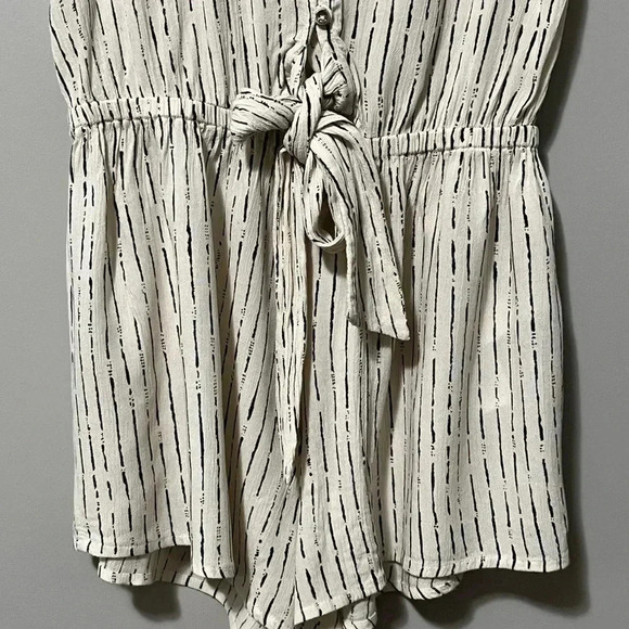 Billabong Summer Solstice Printed Shorts Romper - Picture 9 of 13